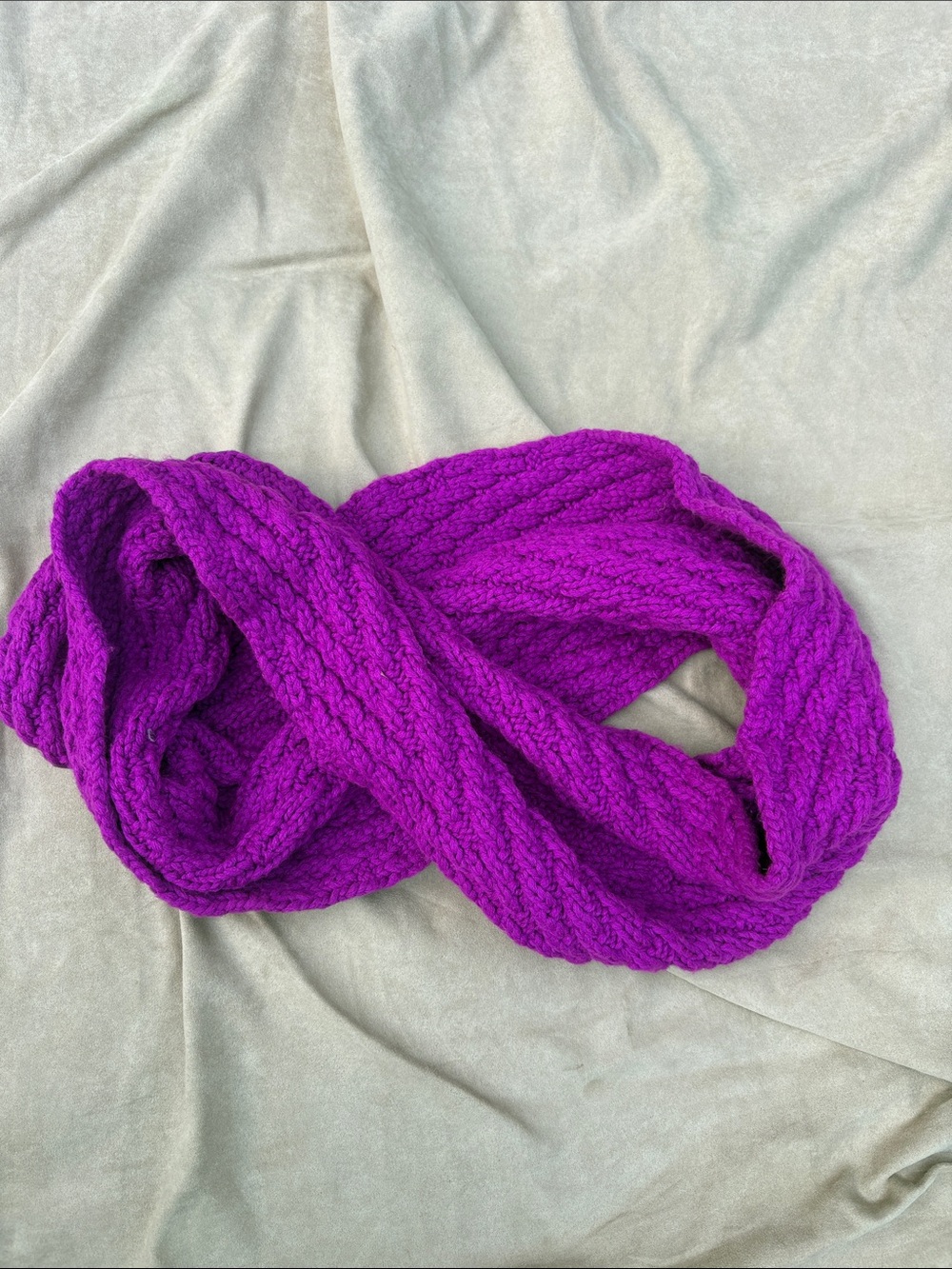 🧣 GAP Fuchsia Purple Knit Infinity Scarf Women's Accessories - OS (width 15in)